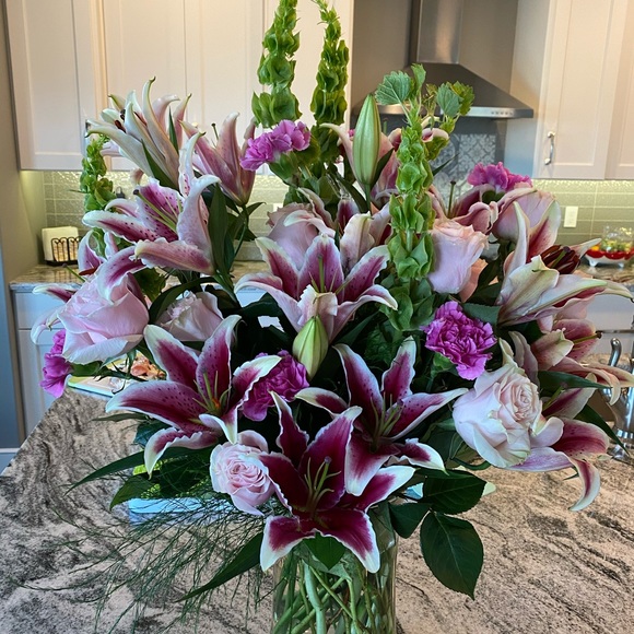 Profile Picture of Cat Degeeter (@cdegeeter) on Poshmark