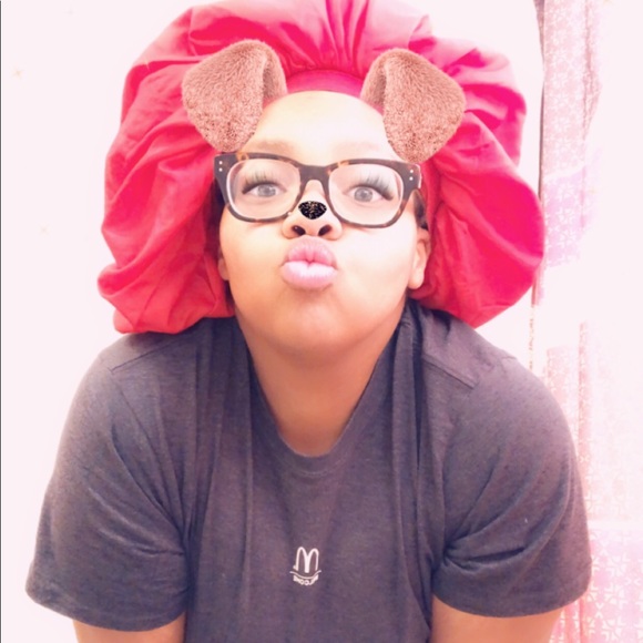 Profile Picture of Tikiyia Beasley (@tikiyia) on Poshmark