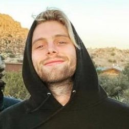 Profile Picture of Martha✨ (@LukeHemmingArmy) on Twitter