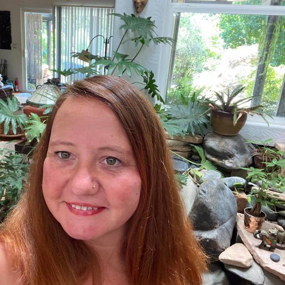 Profile Picture of Sara Jessen burdick (@saraknits) on Poshmark