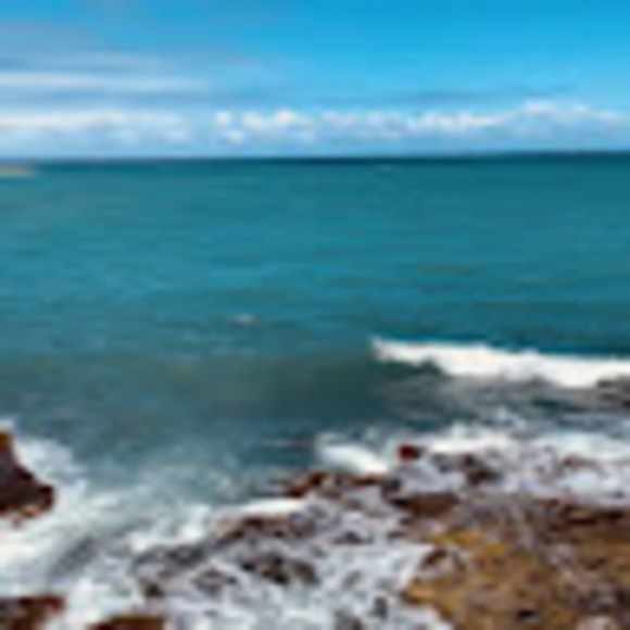 Profile Picture of Cianna Varas (@ciannarv) on Poshmark