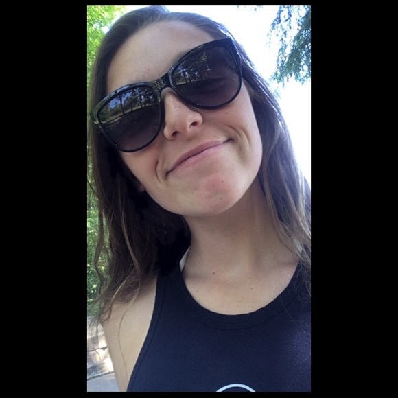 Sarah Walls - Poshmark Profile Picture of Sarah Walls (@sarahannwalls) on Poshmark