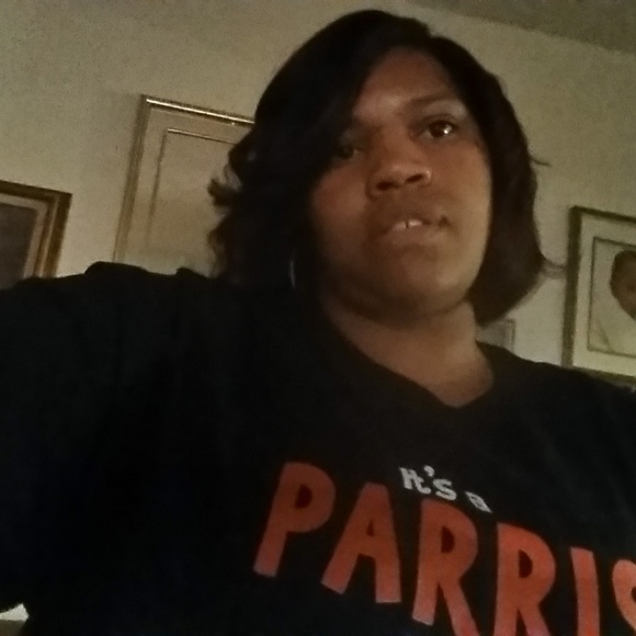 Profile Picture of Monique Parrish (@mparrish43) on Poshmark