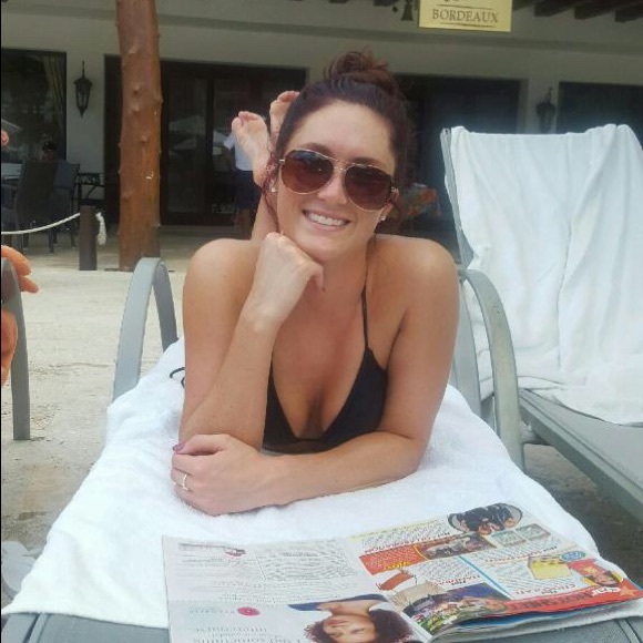 Profile Picture of Nicki Stubenvoll (@nstubenvoll) on Poshmark