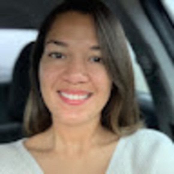 Profile Picture of Kayla Locklear (@kaylalocklea945) on Poshmark