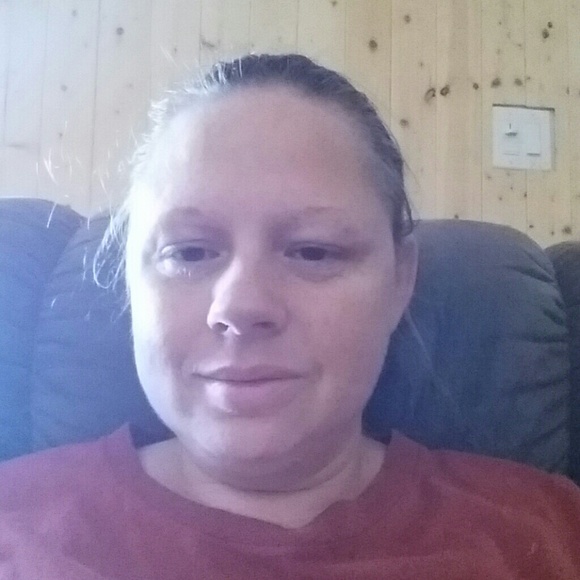 Profile Picture of Amber Graslie (@agraslie) on Poshmark