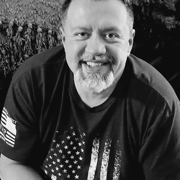 Profile Picture of Tim Gray (@timgray559) on Poshmark