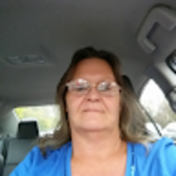 Profile Picture of Cindy George (@cindygeorge580) on Poshmark