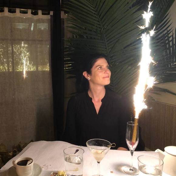 Profile Picture of Naomi Hansen (@omivh) on Poshmark