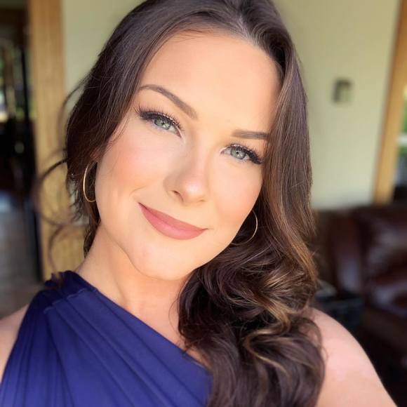 Profile Picture of Bhreagh Unsworth (@bhreaghandsadie) on Poshmark
