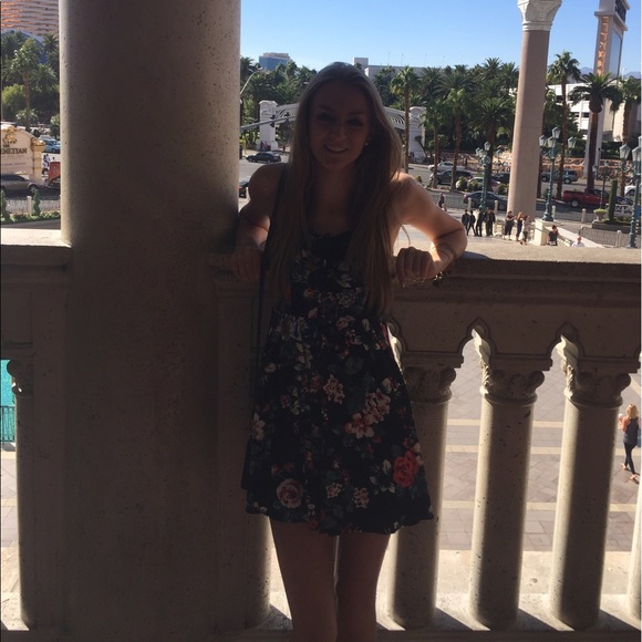 Profile Picture of Morgan Silinsky (@m_silinsky) on Poshmark