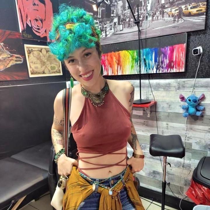 Profile Picture of Vanna Gonzalez River (@vannagonzo) on Tiktok