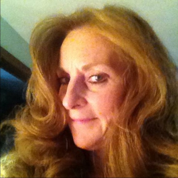 Profile Picture of Barbara Mozzicato (@bmozzicato) on Poshmark