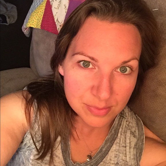 Profile Picture of Cary Brad (@caryann13) on Poshmark
