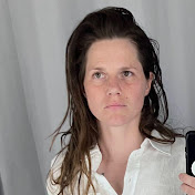 Profile Picture of Clare Saunders (@clarefsaunders) on Youtube