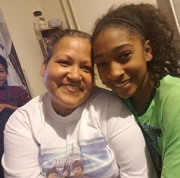 Profile Picture of Yolanda Salgado (@yolandasal56) on Poshmark