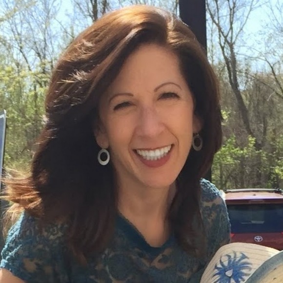 Profile Picture of Donna Iarocci (@diarocci) on Poshmark