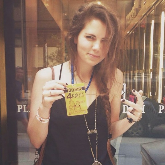 Profile Picture of Caitlin Lopilato (@caitlinlopilato) on Poshmark