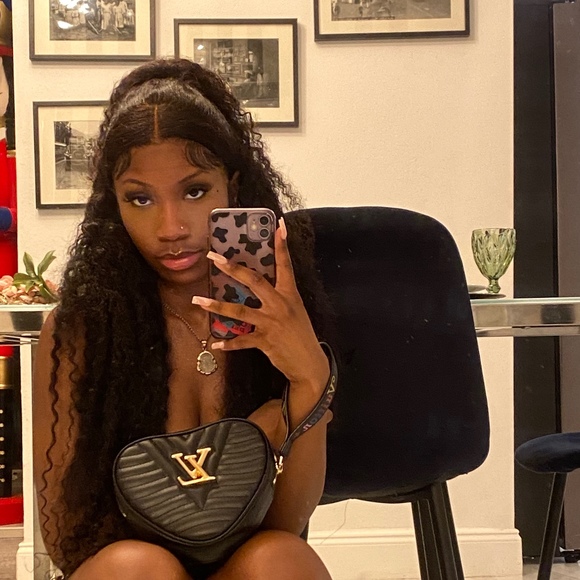 Profile Picture of Briana Jarrett (@bridabaddieee) on Poshmark