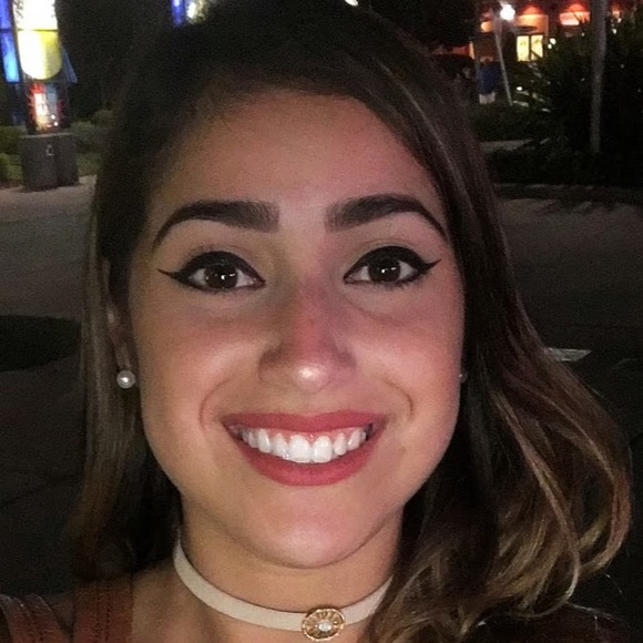 Profile Picture of Kimberley Perera (@kimberleyperera) on Poshmark