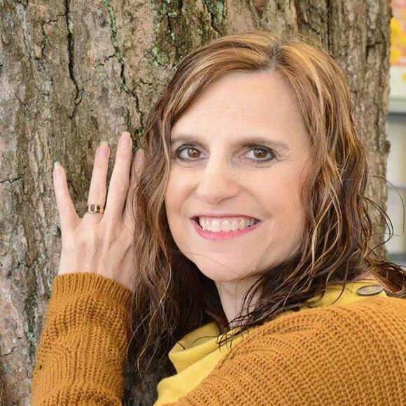 Profile Picture of Lisa Wysong weaver (@lweaver10) on Poshmark