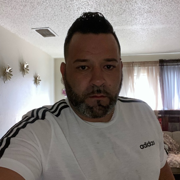Profile Picture of Ariel Lugo (@8322136786) on Poshmark