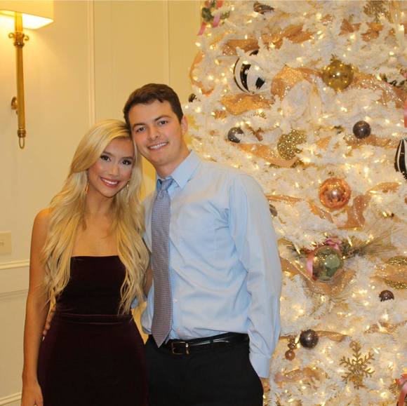 Profile Picture of Taylor Allweiss (@taylorallweiss) on Poshmark