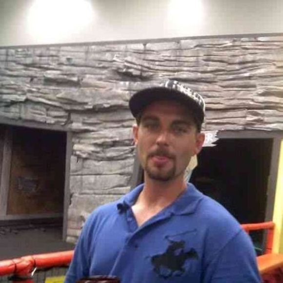 Profile Picture of Edward Matthews (@edmat1983) on Poshmark