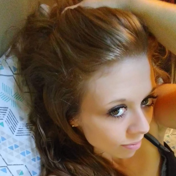 Profile Picture of Danielle Foster (@starrbabie92) on Poshmark