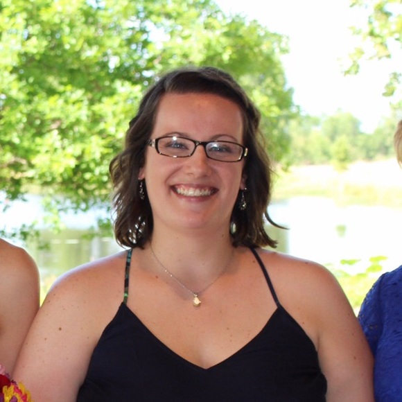 Whitney Palmer - Poshmark Profile Picture of Whitney Palmer (@wpal_05) on Poshmark