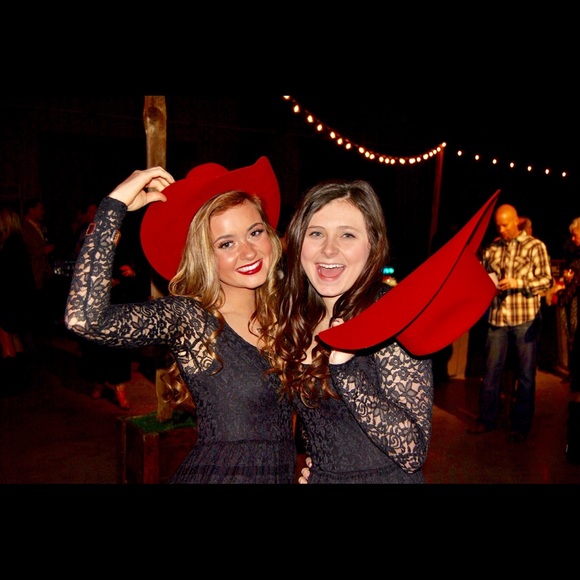 Profile Picture of Caroline Cremin (@carolcremin) on Poshmark