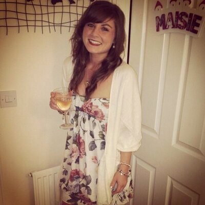 Profile Picture of Charlotte Bull (@charlottebull01) on Twitter