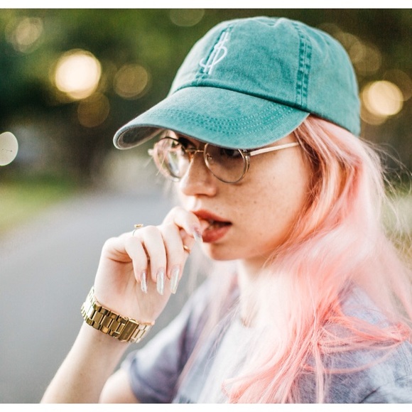 Profile Picture of Charlotte Goodman (@kingraph) on Poshmark