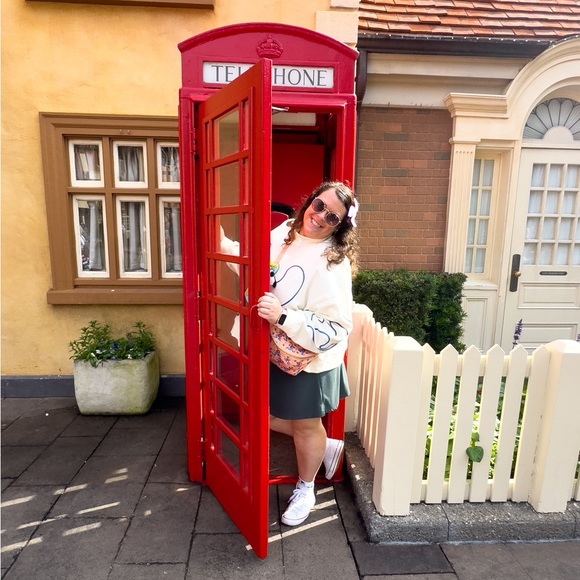 Profile Picture of Chloe Conrad (@chloeconrad891) on Poshmark