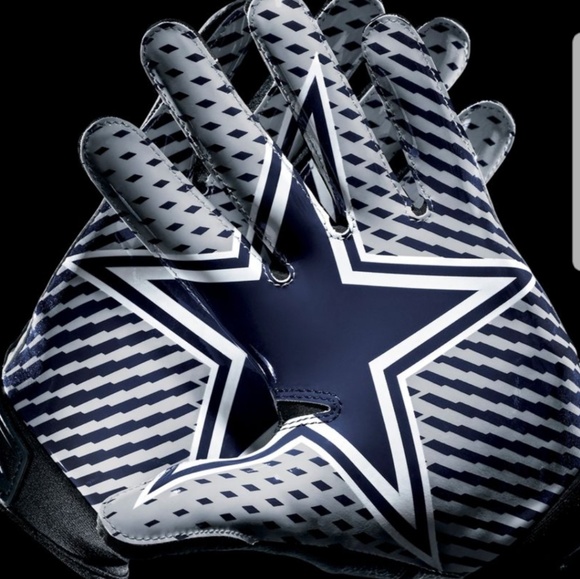 Profile Picture of Angel Trevizo (@angel_11560) on Poshmark