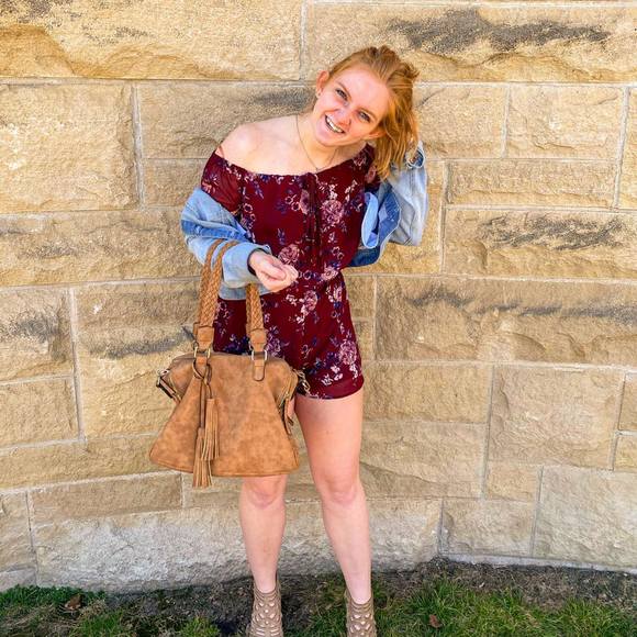 Profile Picture of Sarah Godejohn (@sarahgodejohn) on Poshmark