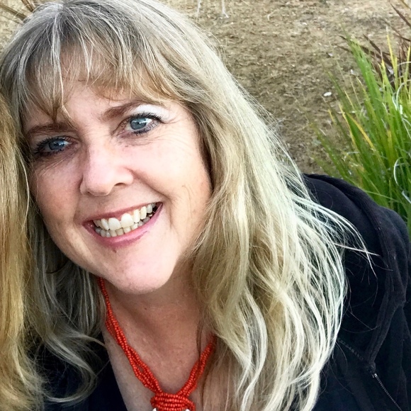 Profile Picture of Shawn Connally (@shawnconna) on Poshmark