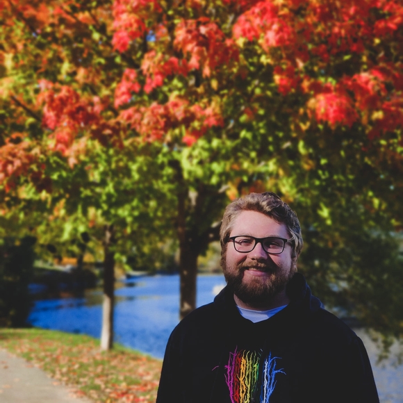 Profile Picture of Evan Alexopoulos (@ealexopoulos) on Poshmark