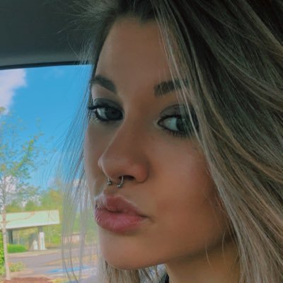 Profile Picture of Elise Patterson (@pattersonelisee) on Twitter
