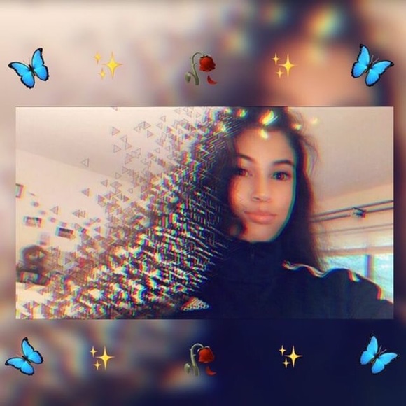 Profile Picture of Farzana Barati (@ittz_farzana) on Poshmark