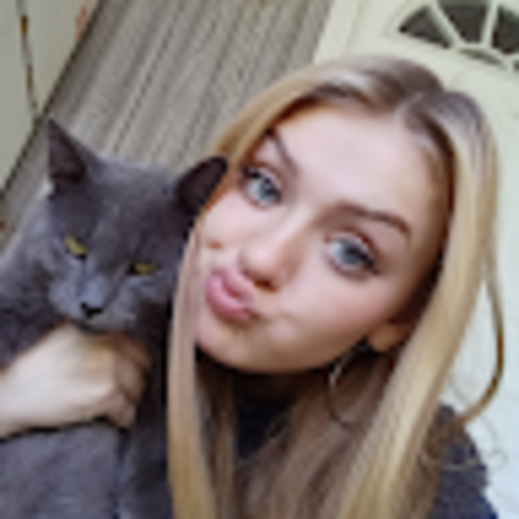 Profile Picture of Phoenix Lampone (@phoenix_nicole0) on Poshmark