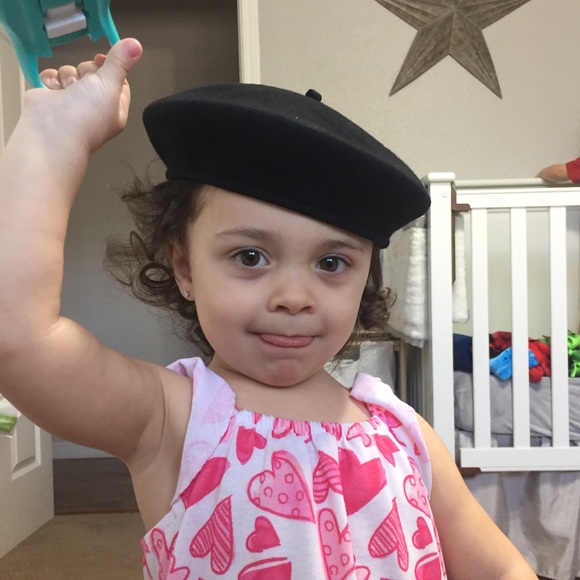 Profile Picture of Julia Fontes (@julfontes) on Poshmark