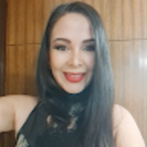 Profile Picture of Lorena Toro (@lorenatoro944) on Poshmark