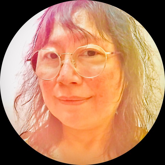 Profile Picture of Vanessa Tsai (@vanillaaz) on Poshmark