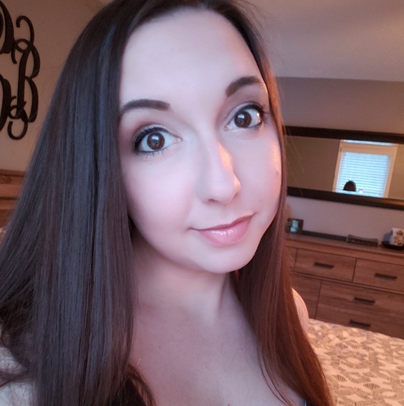 Profile Picture of Jess Chisholm (@jc2811) on Poshmark