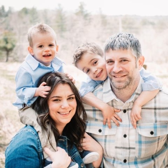 Profile Picture of Jenna Fraunfelder (@jmelwell9) on Poshmark