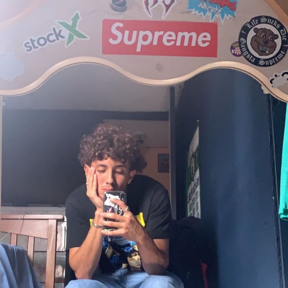 Profile Picture of Alexander Fraire (@xnenxr) on Poshmark