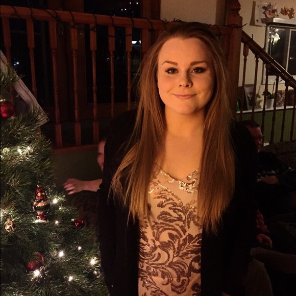 Profile Picture of Molly Lavin (@mollylavin5) on Poshmark