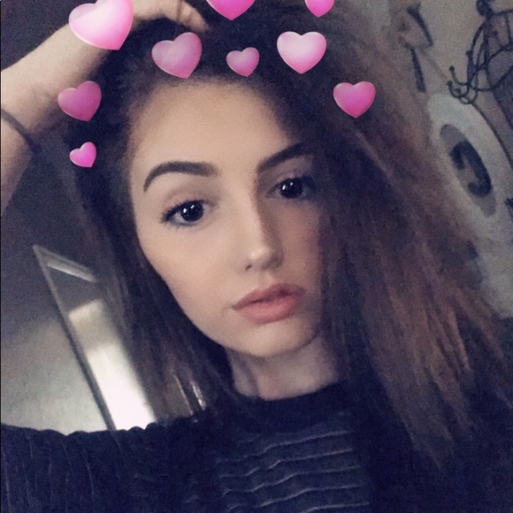 Profile Picture of Maezigh Champley (@maezigh) on Poshmark