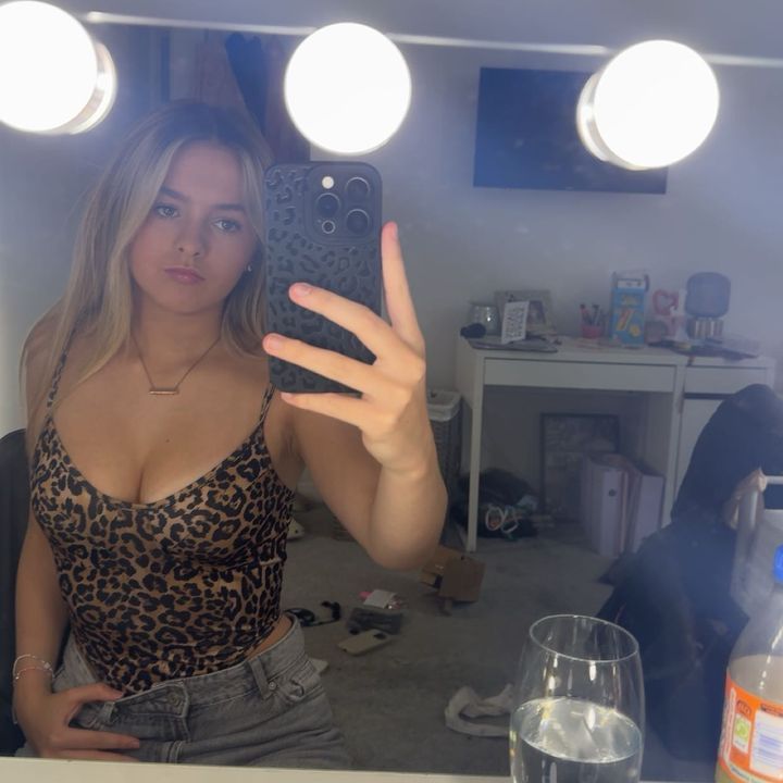 Profile Picture of isla hobson (@islahobson) on Tiktok
